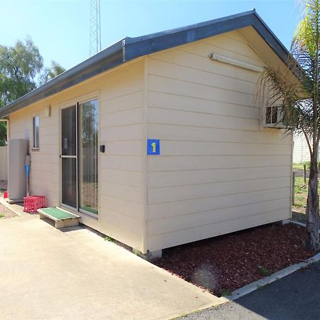 Мотель Moonta Bay Cabins Port Moonta Екстер'єр фото
