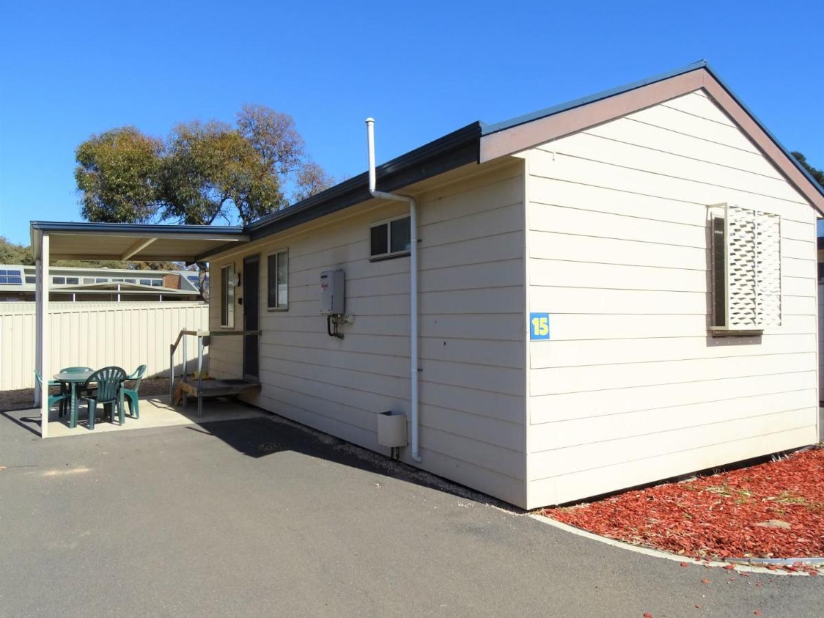 Мотель Moonta Bay Cabins Port Moonta Екстер'єр фото
